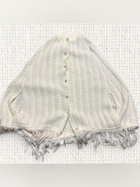 White/Cream Knit Shawl/Poncho